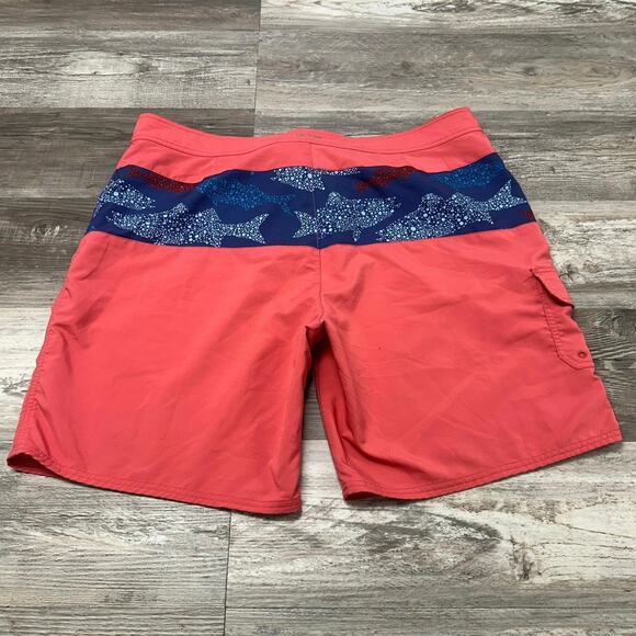 Vineyard Vines Sharks Coral Pink Blue Mens 40 Diamond Textured Swim Board Shorts - Picture 2 of 11
